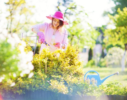 Recycling and sustainability practices for urban gardening
